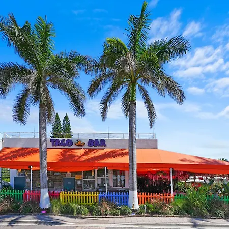 Hollywood Beach Suites And Hotel-3